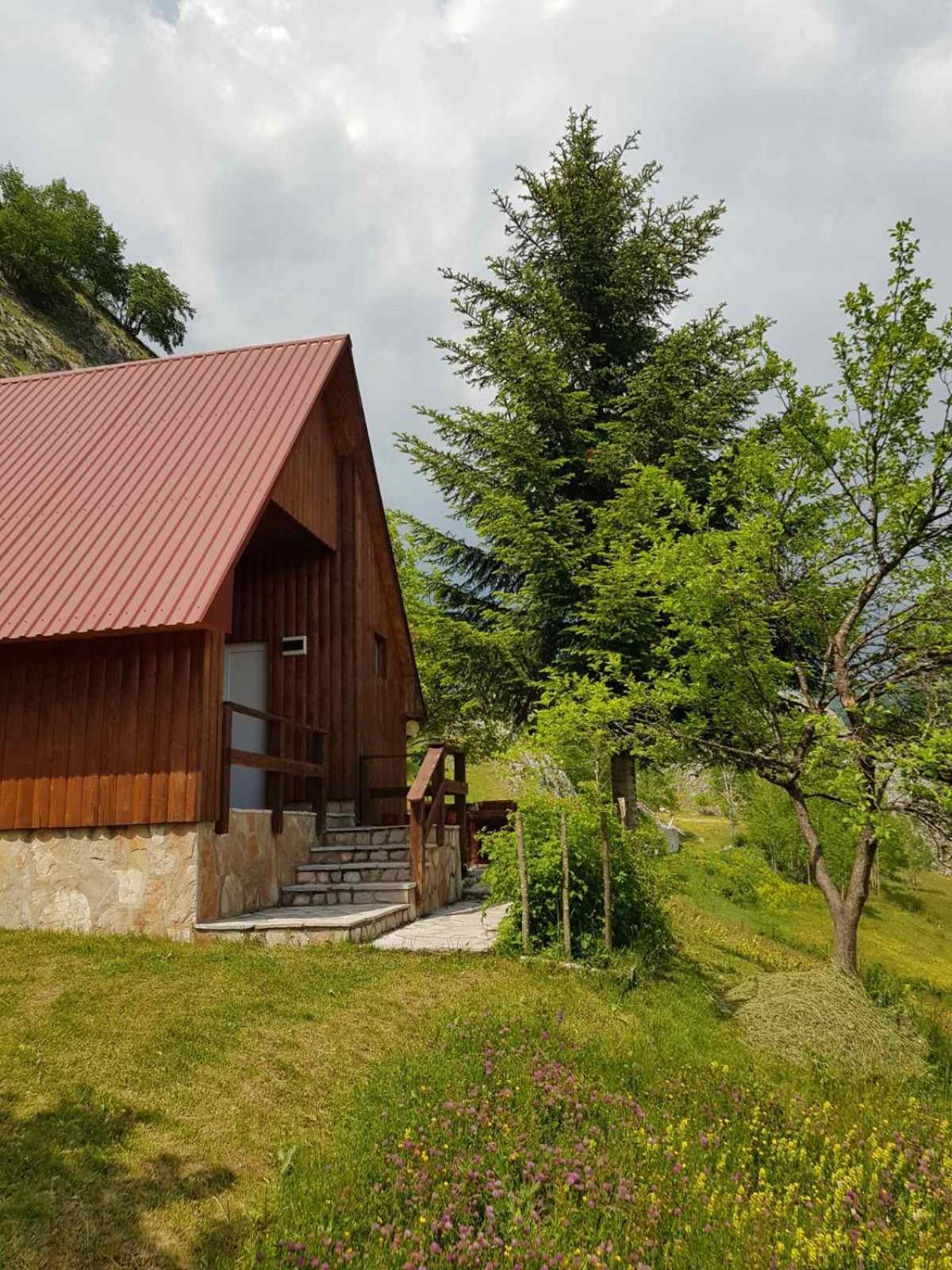 Poscenje Detached House Milivoje酒店 外观 照片